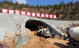 耿力混凝土湿喷台车承建张家岭隧道